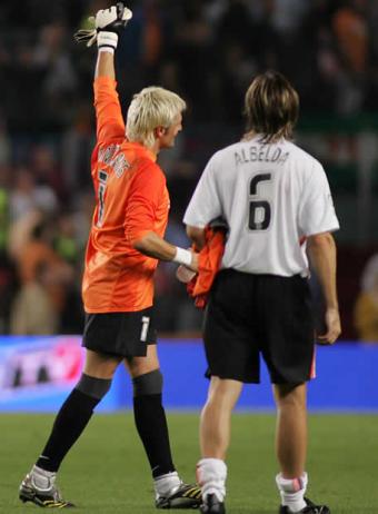 &iexcl;&iexcl;&iexcl;&iexcl;&iexcl;&iexcl;&iexcl;&iexcl;&iexcl;Echan a Lamu y Rafa del Newteam!!!!!!! .....y Roberto cae con ellos